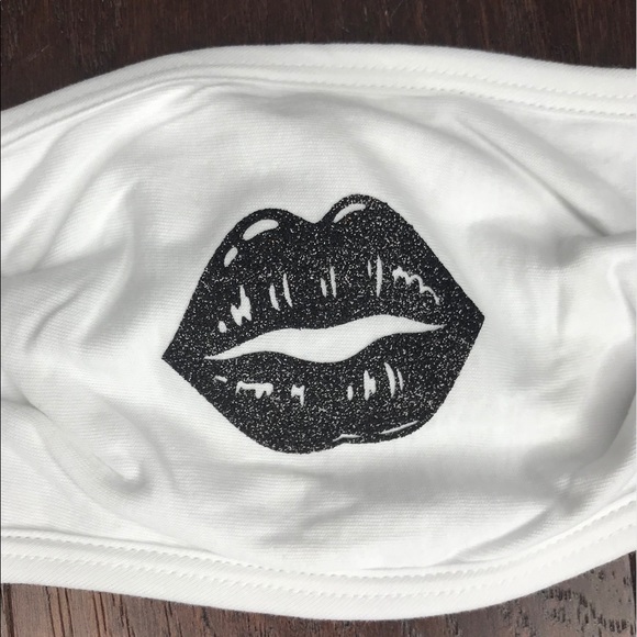 Custom Mask “LIPS” - Picture 2 of 9